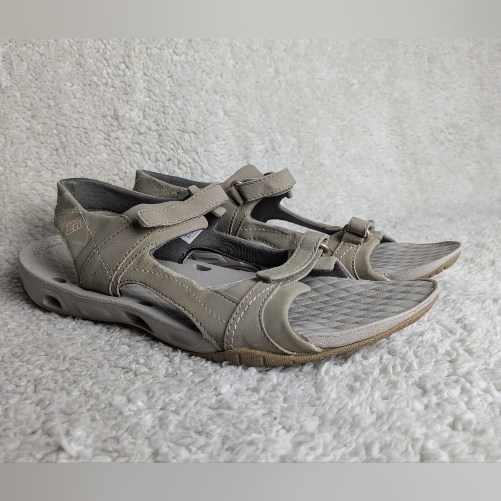 COLUMBIA Women Sandals Beige Color Size 9 Perfect For Outdoor Activities